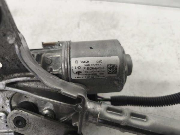 MOTEUR D ESSUIE GLACE TESLA - Vue 2